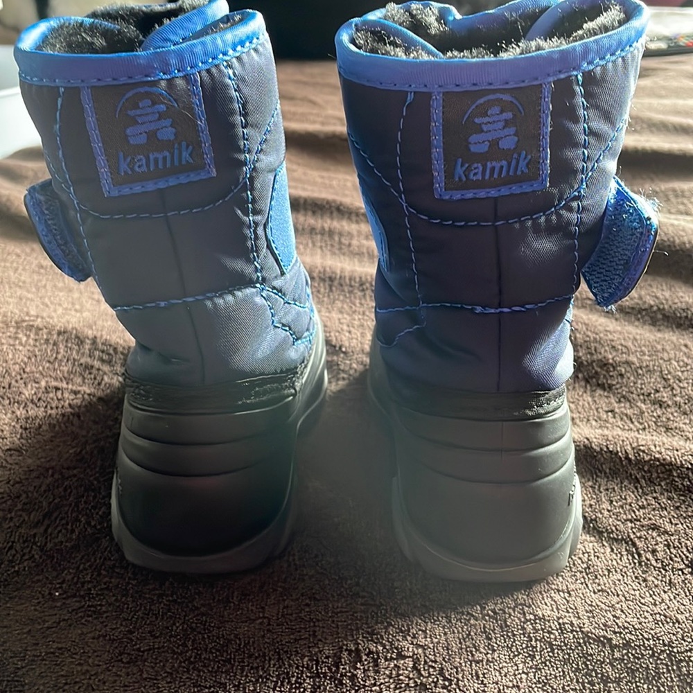 Kamik toddler snow boots, size 6, blue & black
